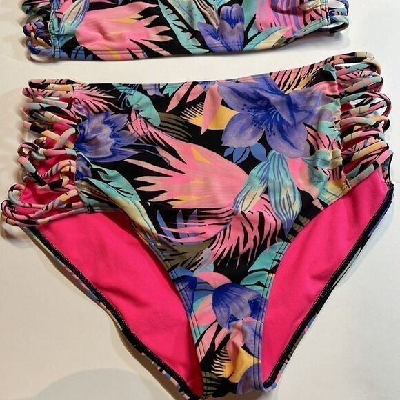 Hollister women’s two piece bathing suit. Tropical print. L/M - Picture 3 of 13